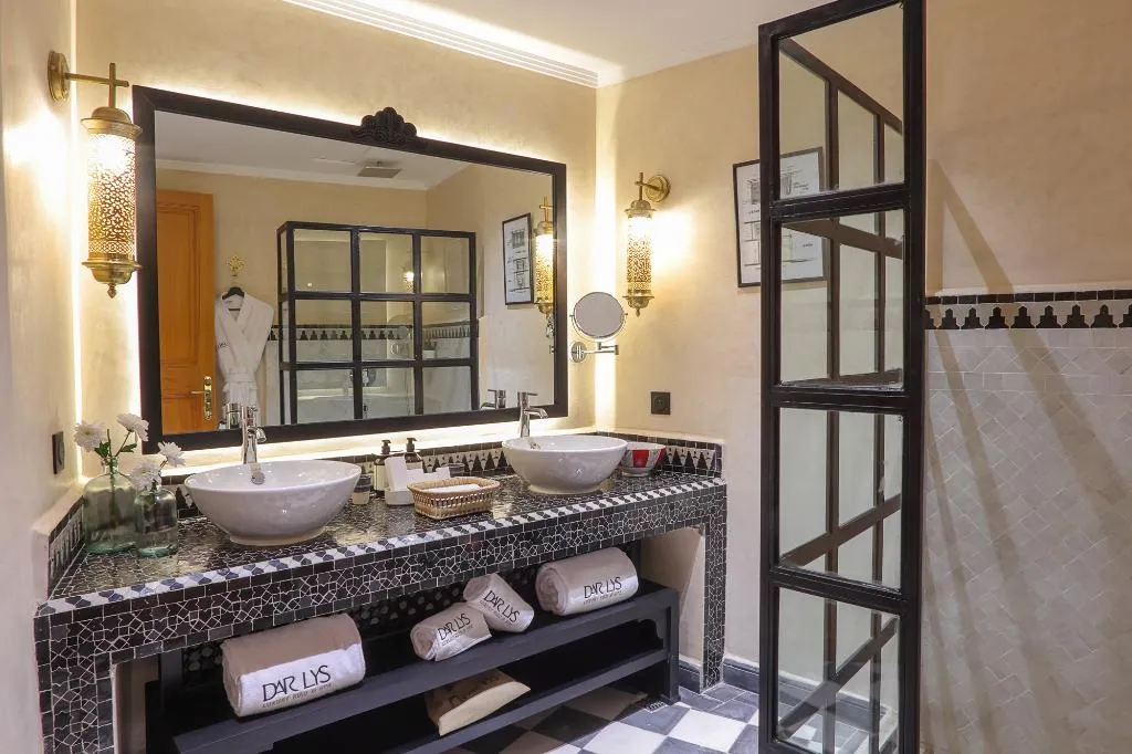 DOUBLE SUPERIOR KING BED Room, Dar Lys, Fez