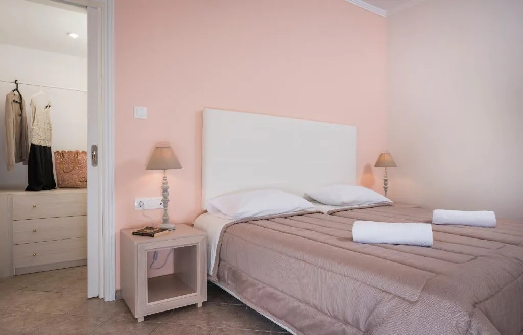 FAMILY ROOM STANDARD Room, Mear Apartments & Studios, Crete