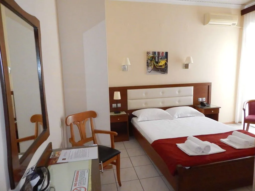 SINGLE STANDARD Room, Gold Stern, Thessaloniki