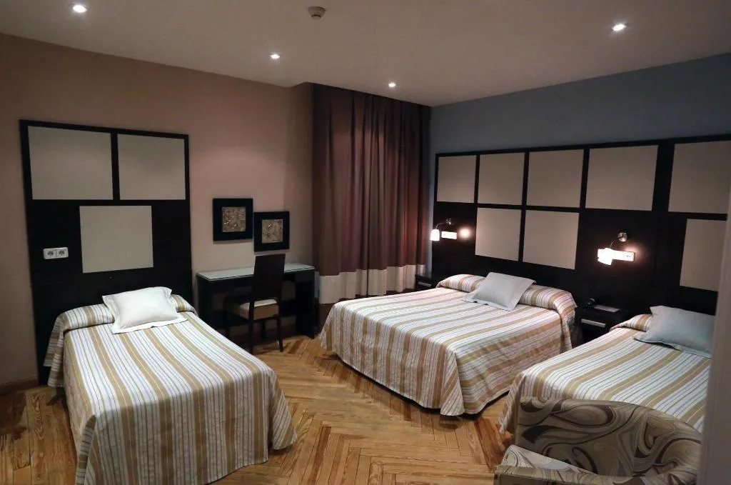 Room, Hostal Sol Square Madrid, Madrid