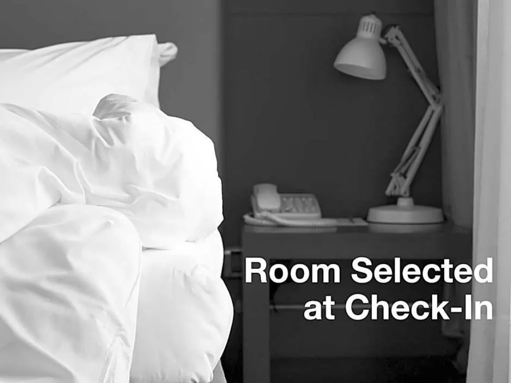 Room, Minoa, Athens