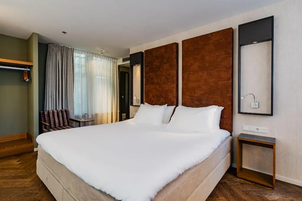 Room, Hotel De Hallen, Amsterdam