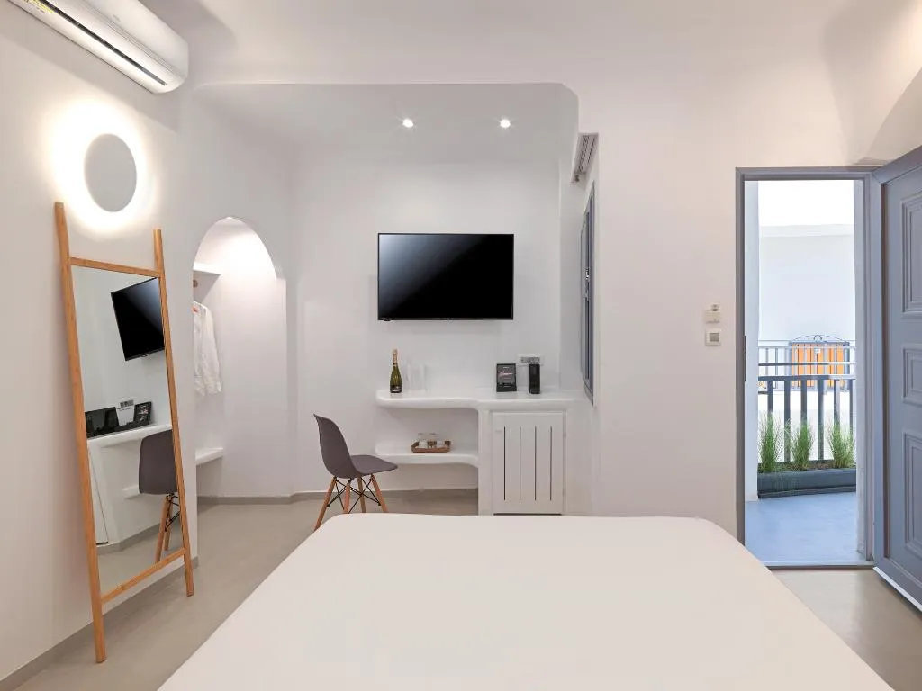 Double or Twin SUPERIOR Room, Tatakis Design Hotel, Fira, Santorini