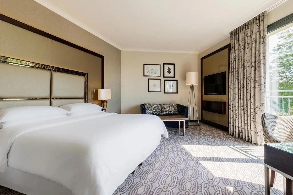 Room, Sheraton Grand Krakow, Krakow