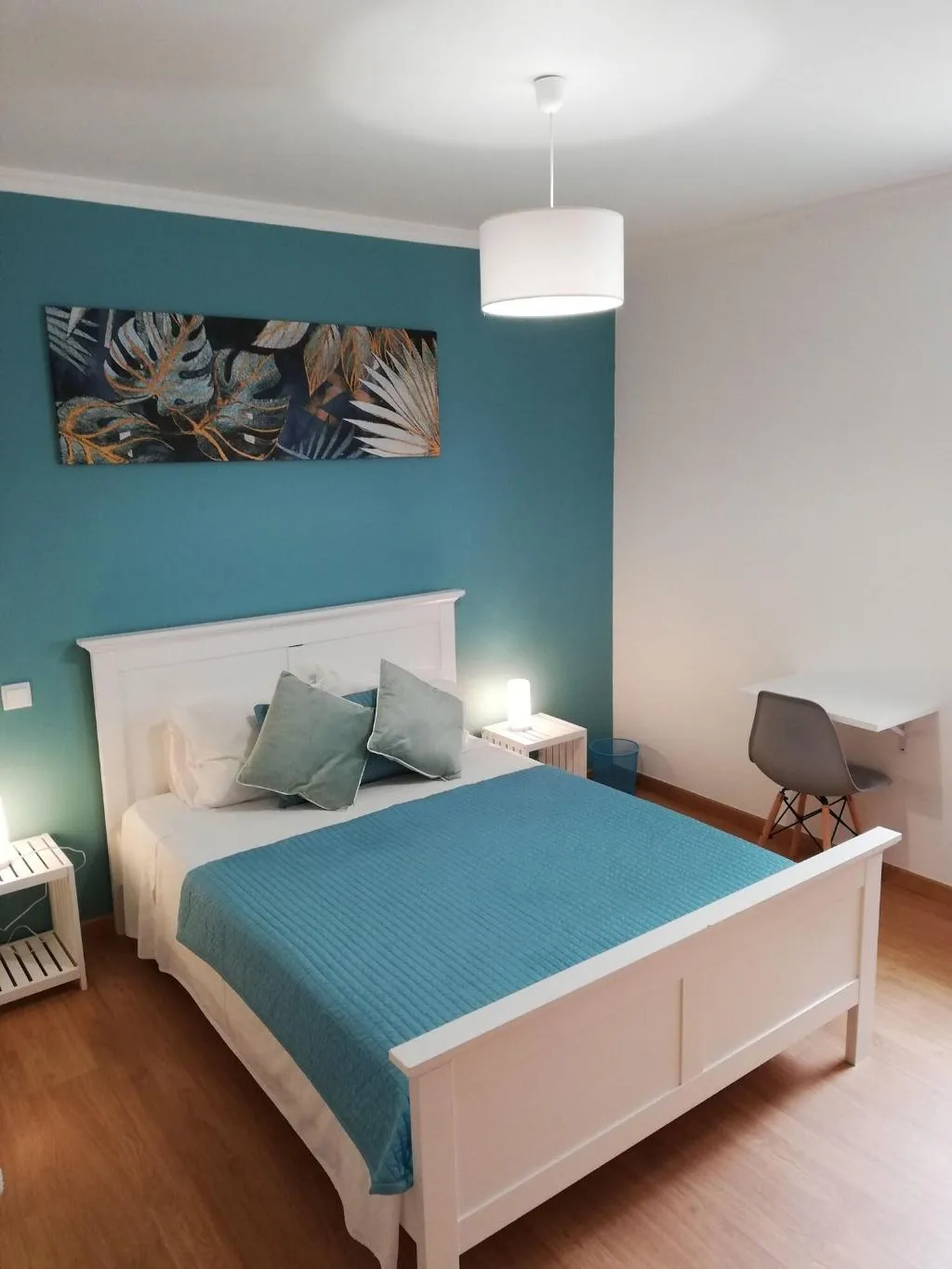 Room, Fx Pena, Madeira