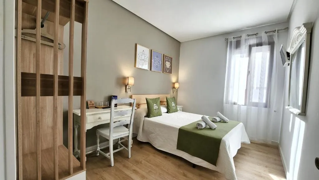 Double or Twin BASIC Room, Eco Hotel Toledo, Madrid