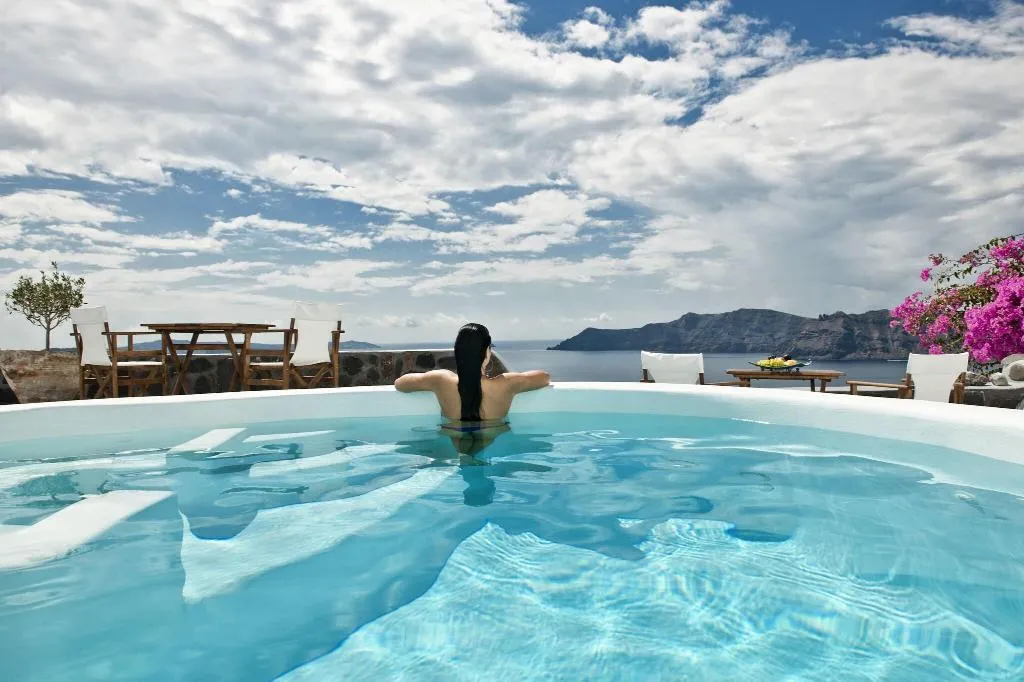 Pool, Anemomilos, Santorini