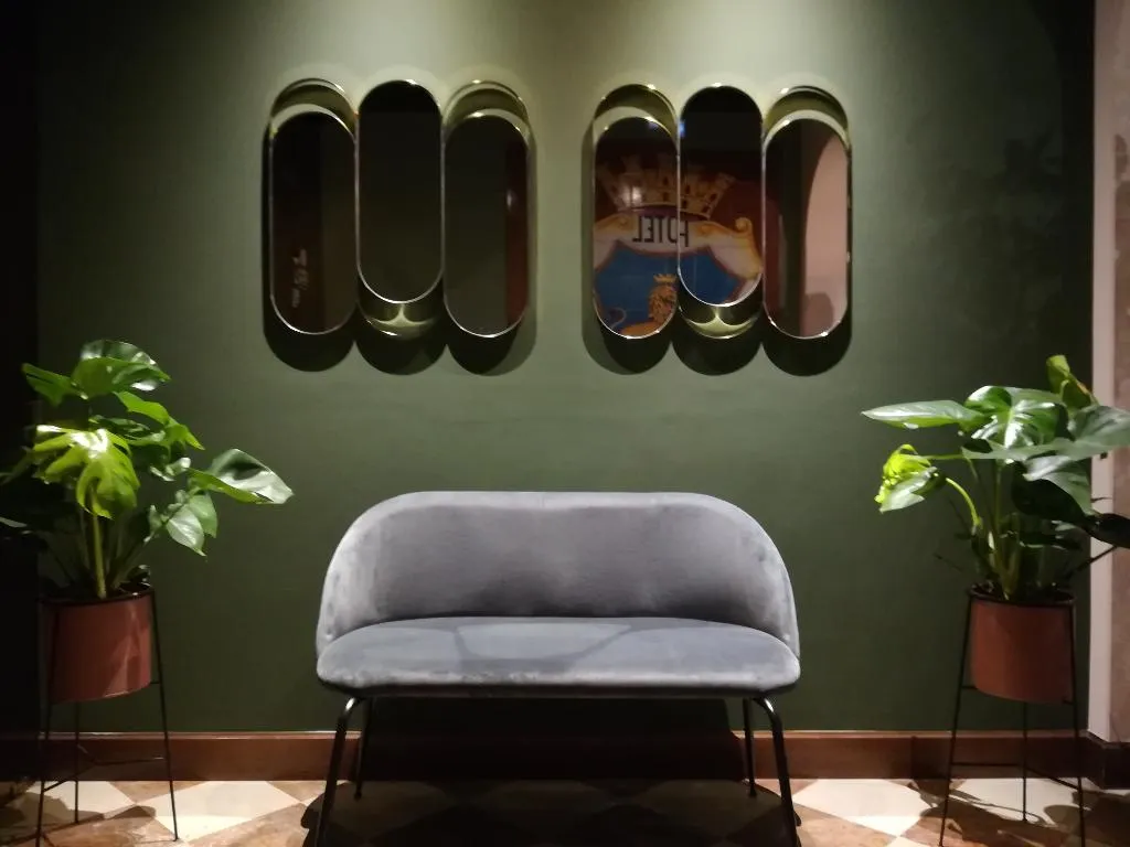 Lobby, Scala, Venice