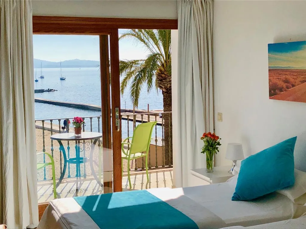 STUDIO OCEAN FRONT WITH BALCONY Room, Torre Playa, Majorca
