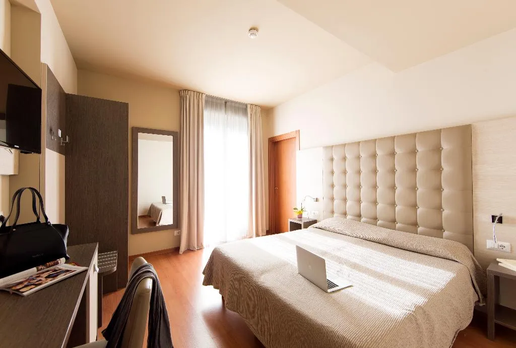 DOUBLE STANDARD Room, Hotel Meeting, Milan
