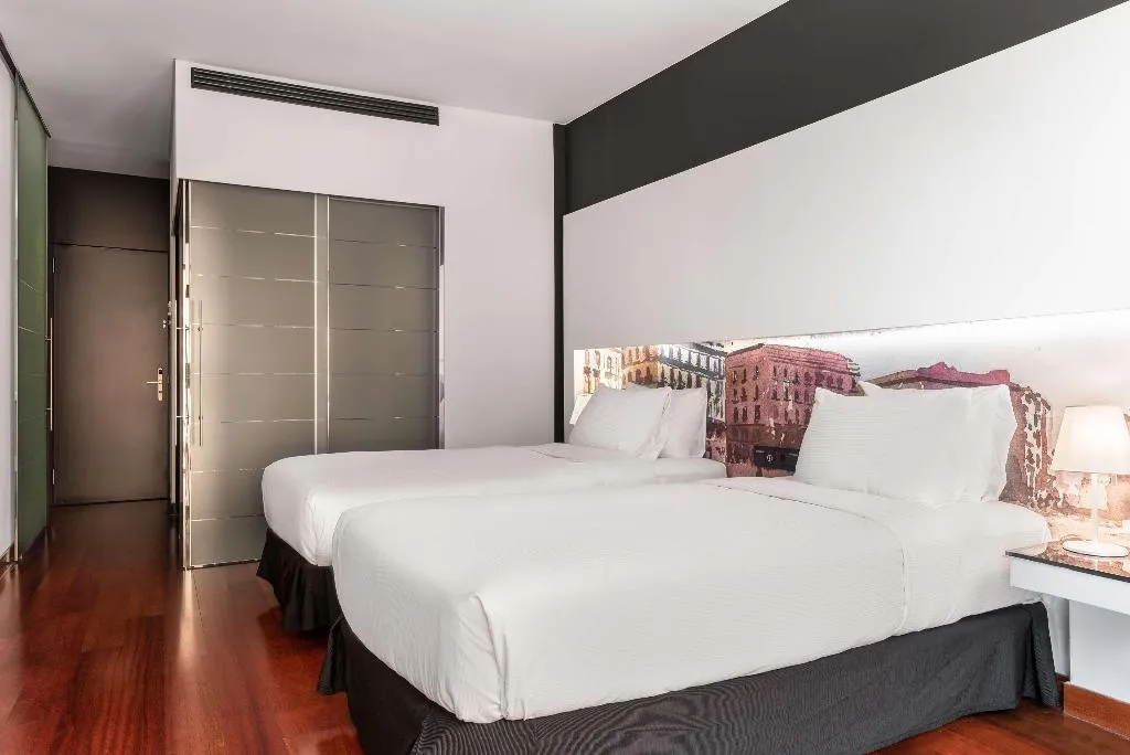 FAMILY ROOM CONNECTING ROOM Room, Hilton Madrid Airport, Madrid