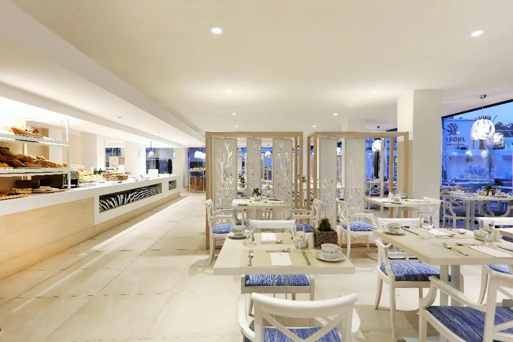 Restaurant, Iberostar Waves Bahía de Palma, Majorca