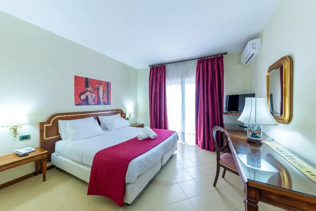 Double or Twin SUPERIOR Room, Sakura Hotel, Naples