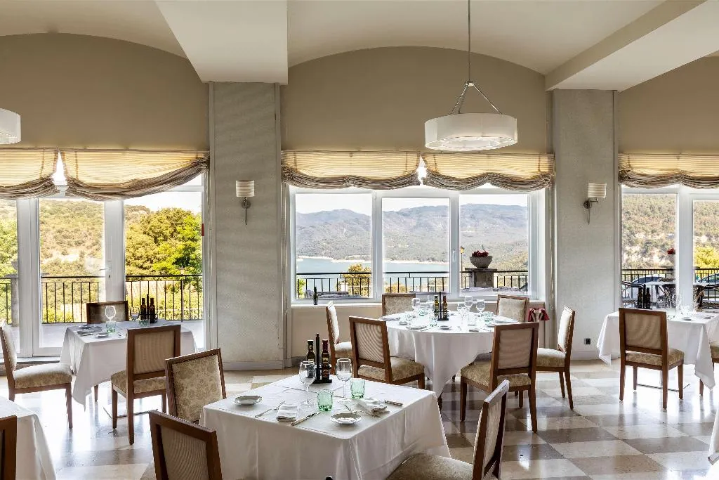 Restaurant, Parador de Vic-Sau, Barcelona