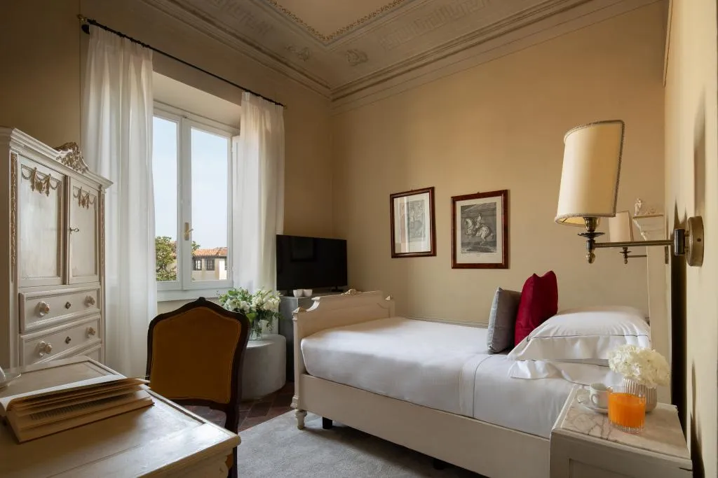 SINGLE CLASSIC Room, Loggiato Dei Serviti, Florence