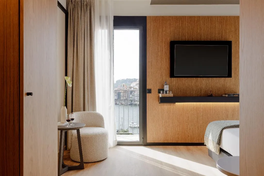 Double or Twin SUPERIOR RIVER VIEW Room, Porto River Soul Hotel, Porto