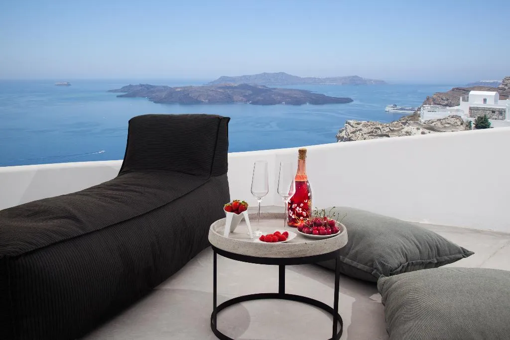 Room, Amity Suites, Santorini