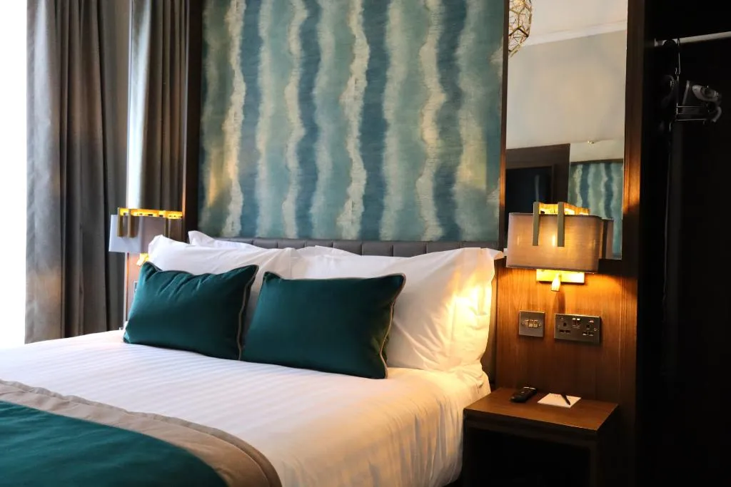 DOUBLE CLASSIC DELUXE Room, Iveagh Garden Hotel, Dublin