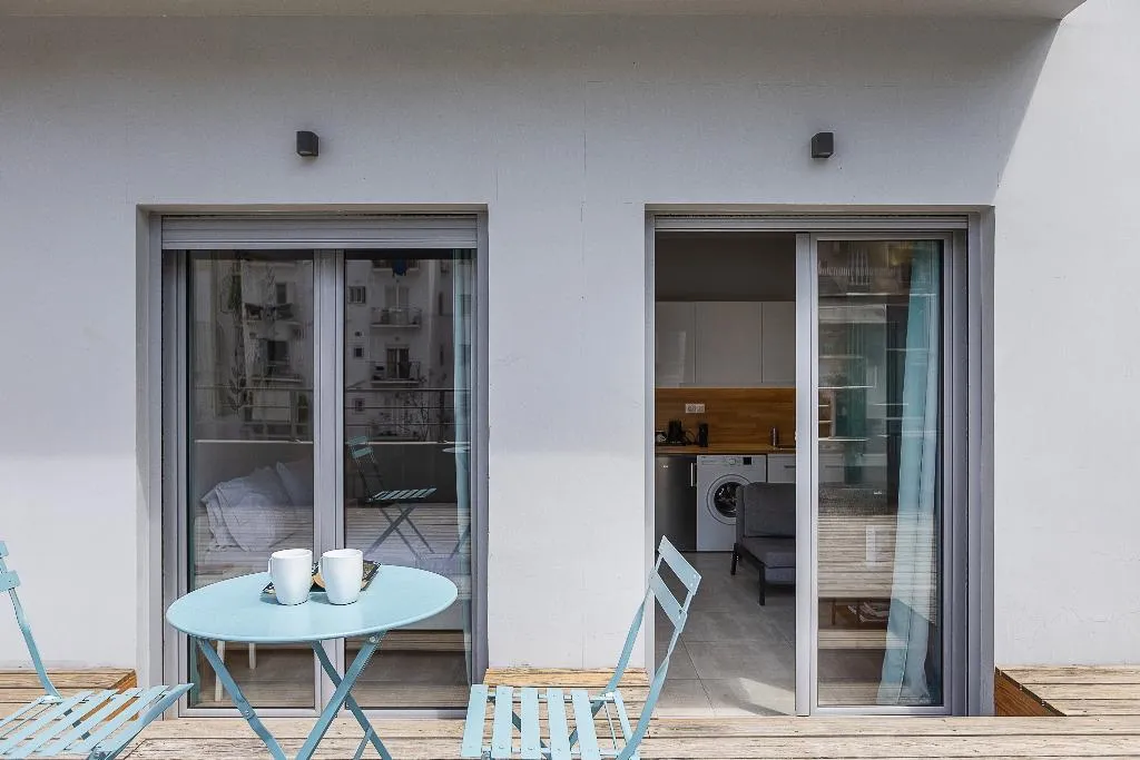 TRIPLE WITH TERRACE Room, Omnia Pagrati Apartments, Athens