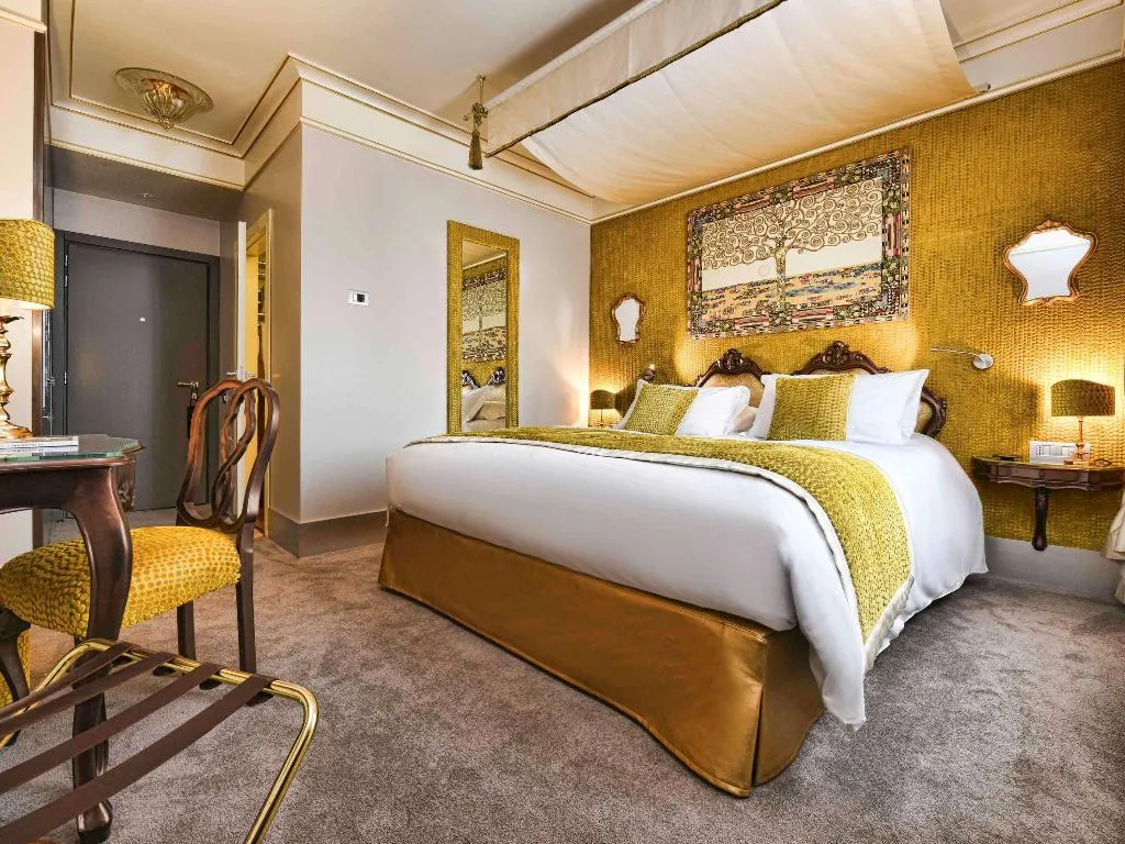 DOUBLE DELUXE CANAL VIEW Room, Papadopoli Hotel Venezia - MGallery Collection, Venice
