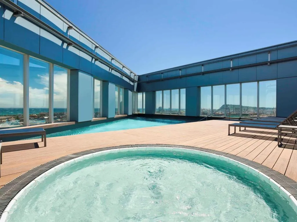 Pool, Novotel Barcelona City, Barcelona