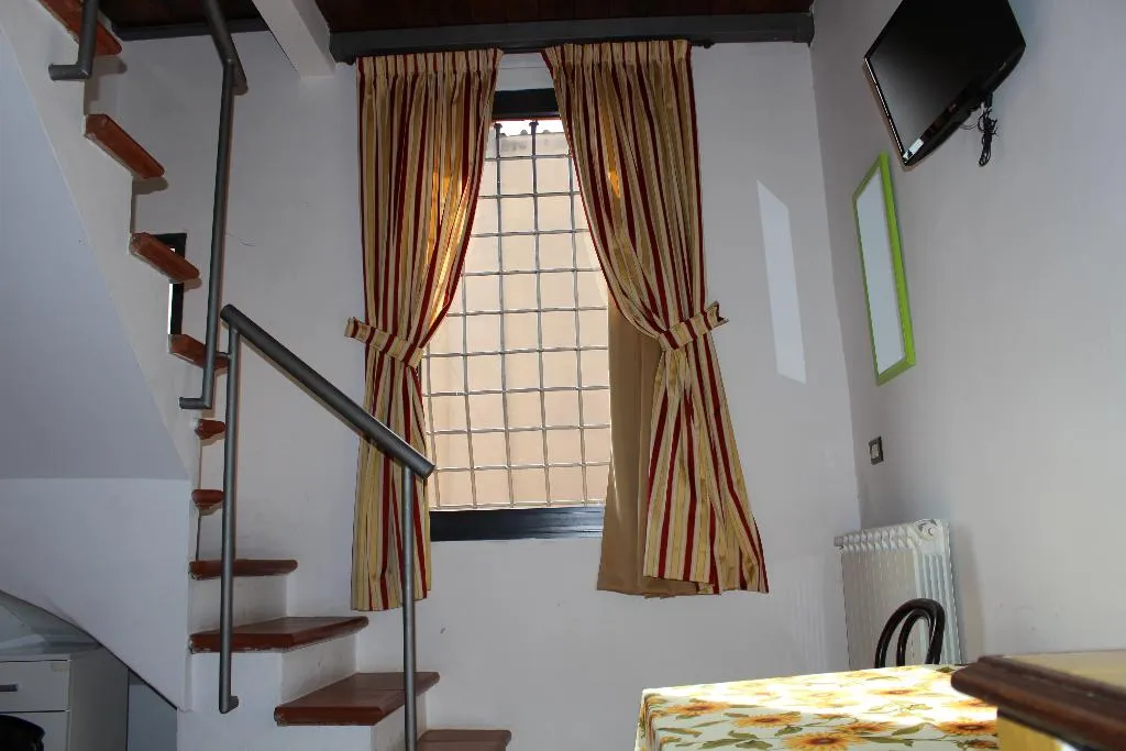 STUDIO CAPACITY 3 Room, Max Apartments, Florence