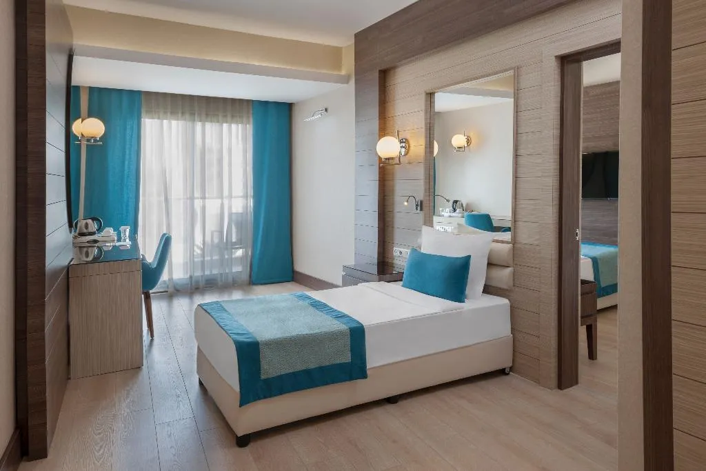 FAMILY ROOM TWO BEDROOMS ONE BATHROOM Room, Kaya Side Hotel, Antalya