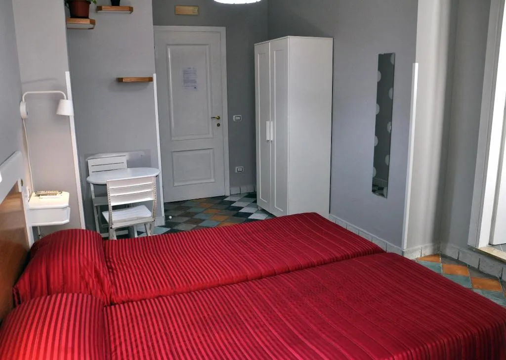 Room, Firenze 32, Naples