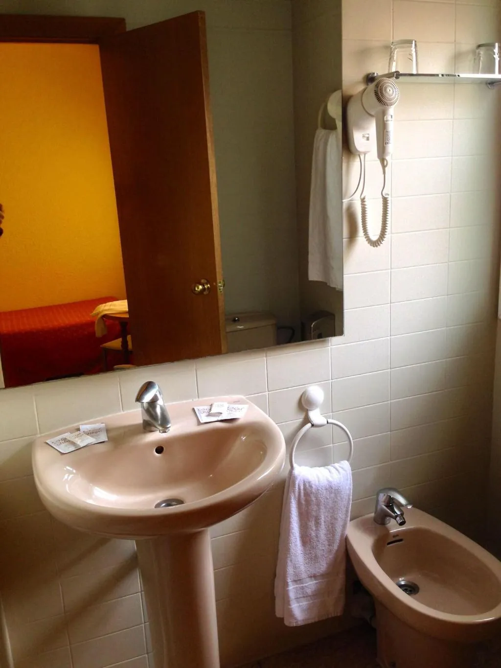 TRIPLE STANDARD Room, Studios Pelayo, Barcelona