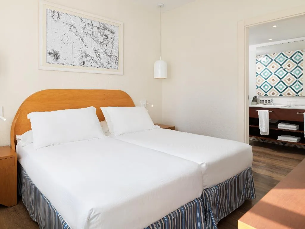 JUNIOR SUITE POOL VIEW Room, H10 Ocean Suites, Fuerteventura