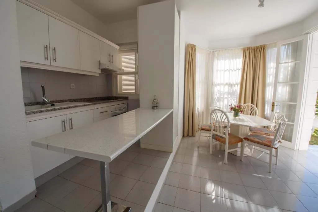 Room, Lagos de Fañabe, Tenerife