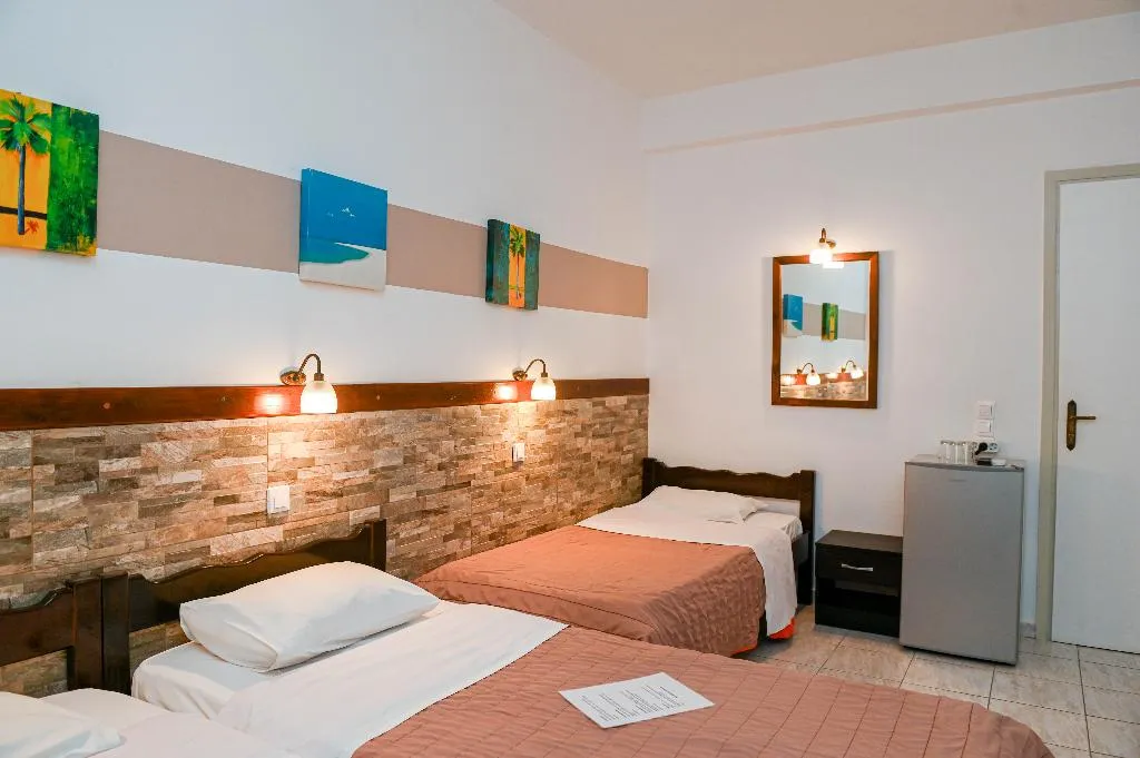 TRIPLE THREE BEDS Room, Narkissos Hotel, Santorini