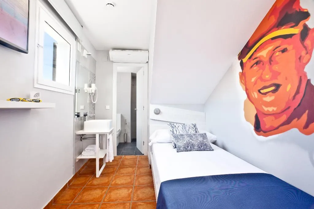 SINGLE PREMIUM Room, Ryans La Marina, Ibiza