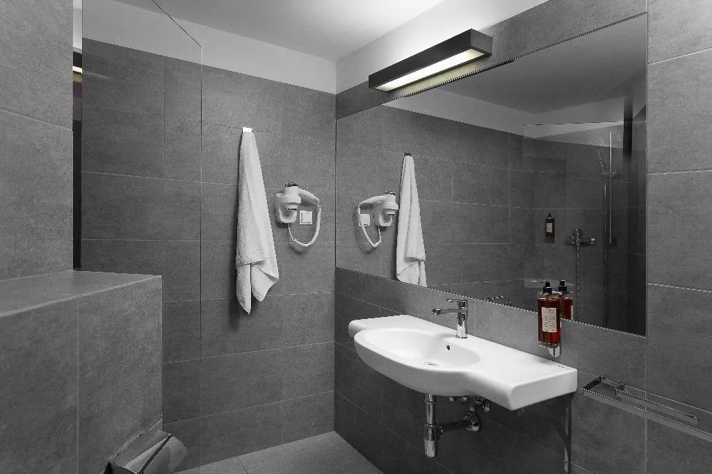 TWIN DELUXE Room, Lwowska1, Krakow