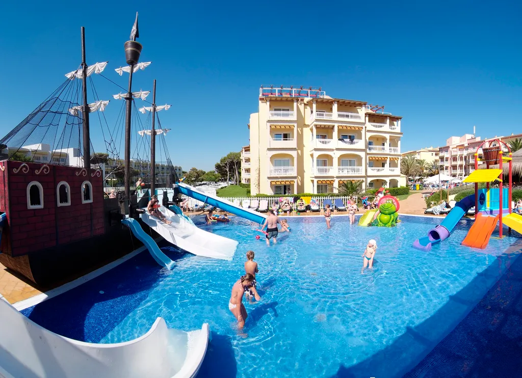 Sports and Entertainment, Zafiro Bahia, Majorca