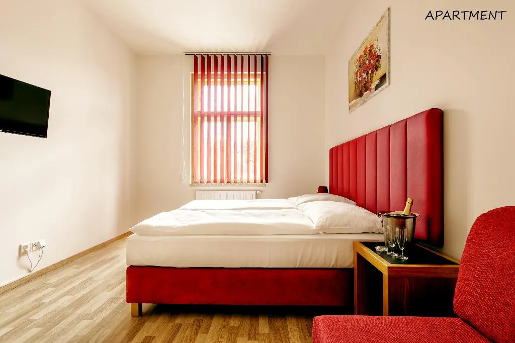 APARTMENT CAPACITY 3 ONE BEDROOM Room, Otakar, Prague
