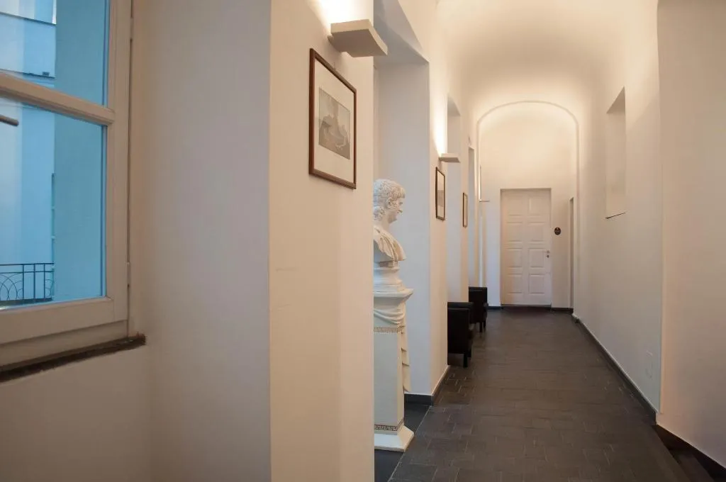 Lobby, Hotel Neronensis, Naples
