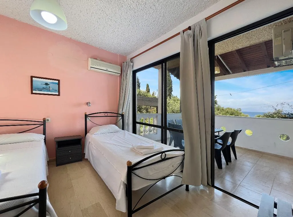 APARTMENT CAPACITY 5 Room, Andromaches Holiday apartments, Corfu