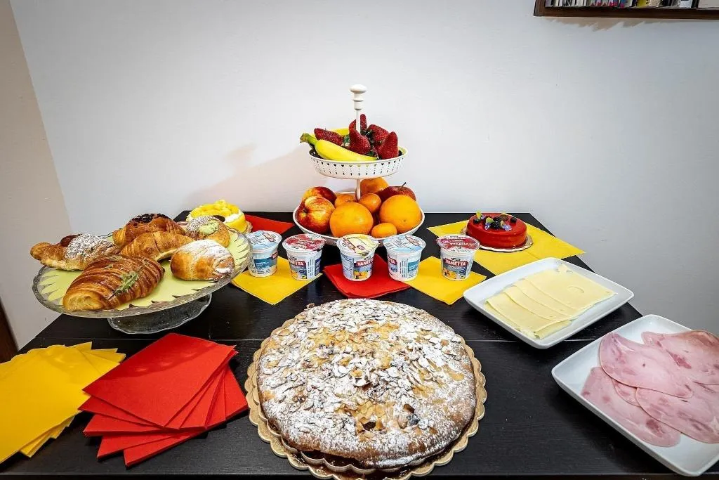 QUADRUPLE WITH DOUBLE BED Room, B&B De' Biffi, Florence