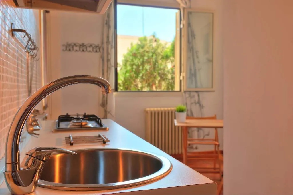 Room, Scilla e Cariddi Bed&Breakfast, Catania