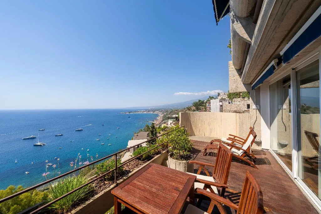 JUNIOR SUITE SEA VIEW WITH TERRACE Room, Eurostars Monte Tauro, Taormina