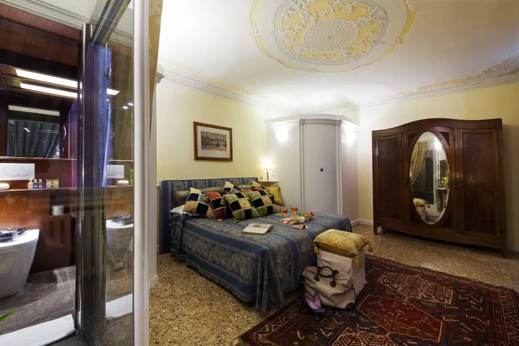 DOUBLE DELUXE KING BED Room, Palazzetto Pisani, Venice