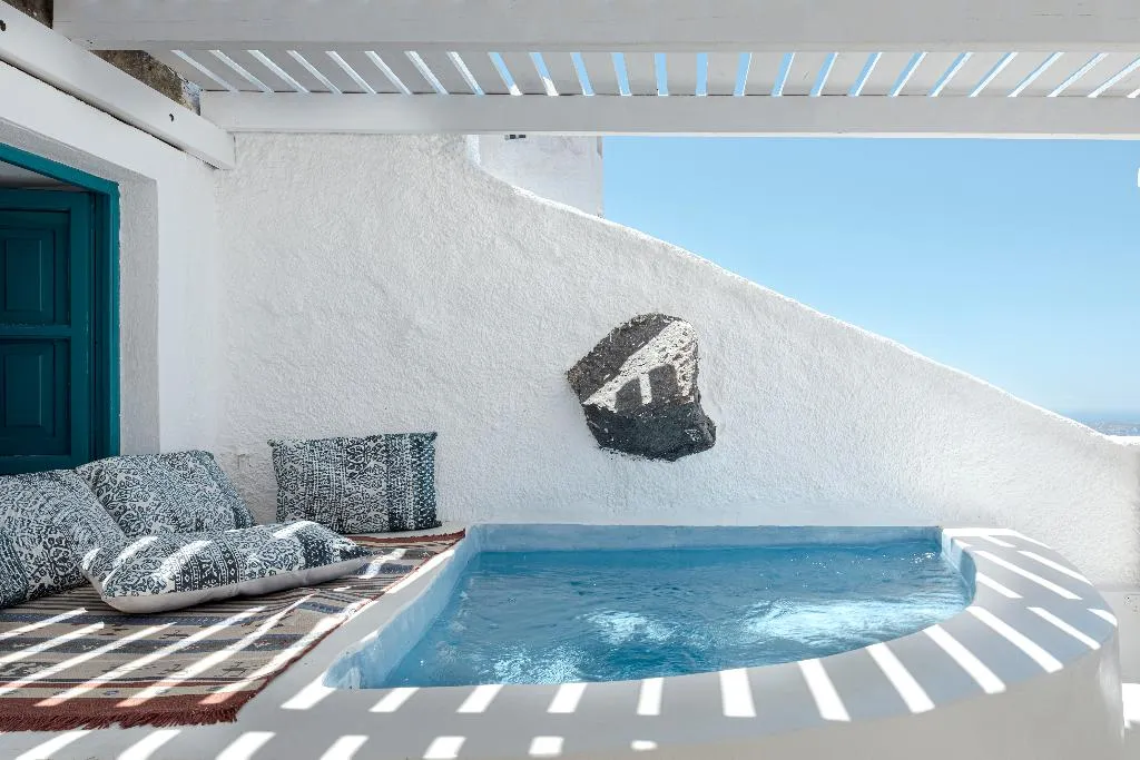 STUDIO DELUXE Room, Afroessa Hotel, Santorini