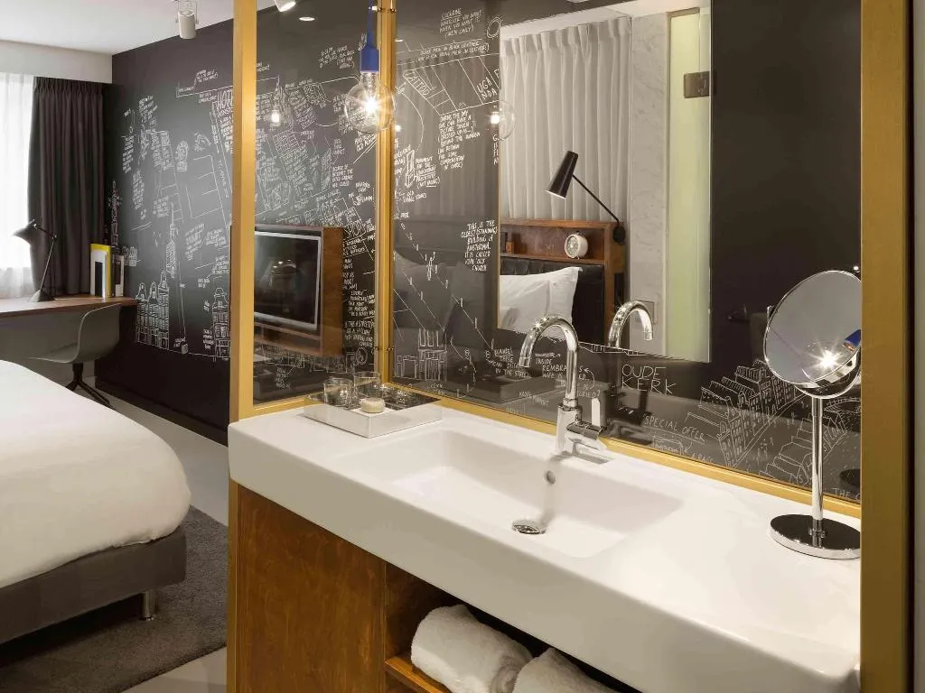 DOUBLE DELUXE KING BED Room, Ink Hotel Amsterdam - MGallery Collection, Amsterdam