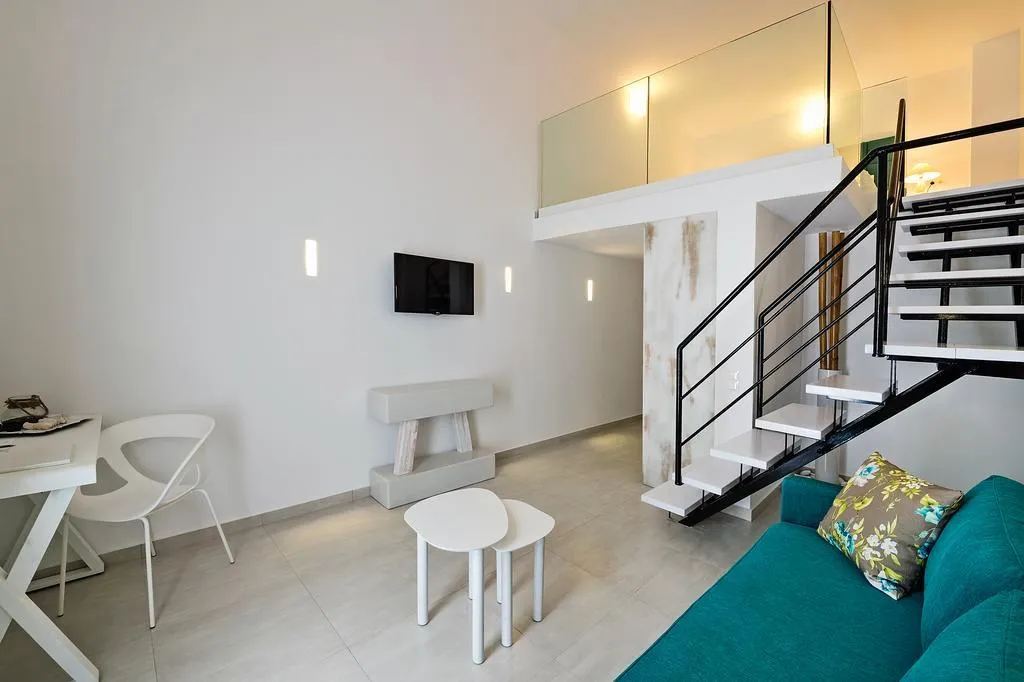 SUITE WITH PRIVATE POOL Room, Cavo Bianco Boutique Hotel & Spa, Santorini