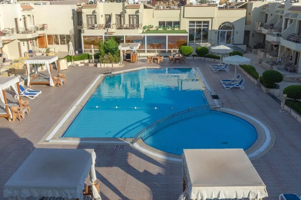 Pool, Cataract Layalina Hotel, Red Sea Riviera