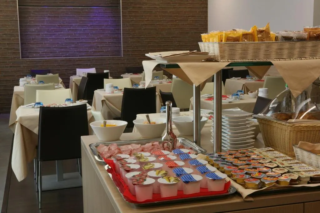 Restaurant, Hotel Mito, Milan