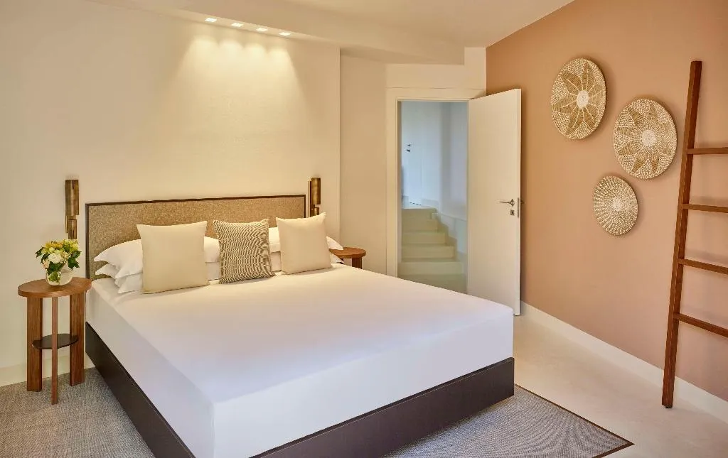 SUITE STANDARD Room, Baia di Chia Resort Sardinia, Curio Collection, Cagliari