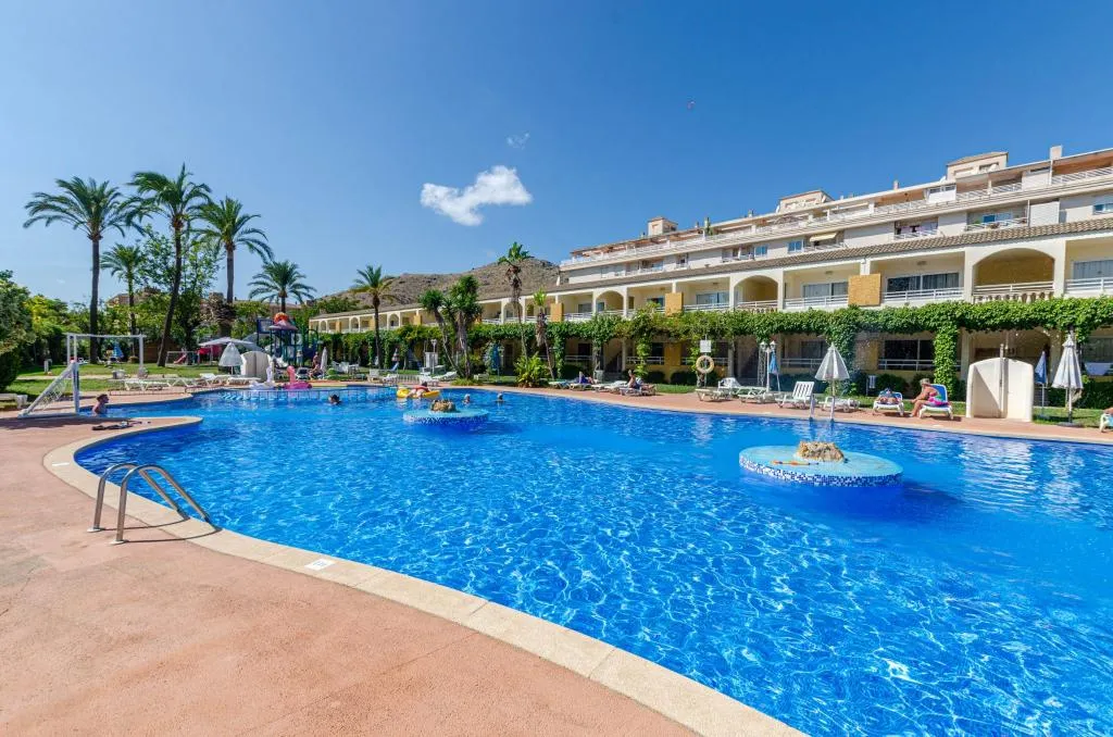 Pool, Mariner Club Apartments, Majorca