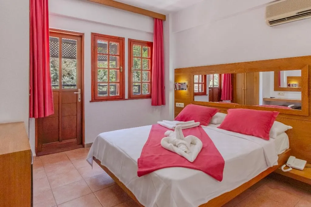 DOUBLE STANDARD Room, Pink Palace, Dalaman